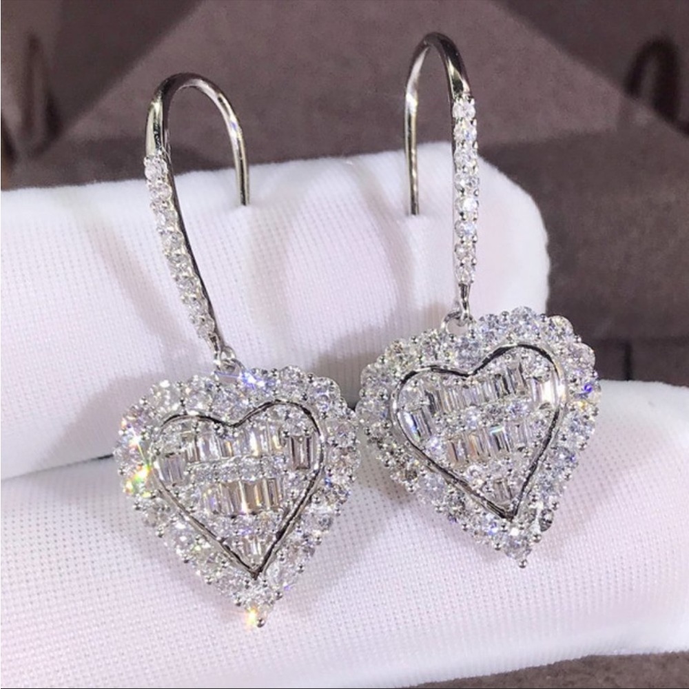 New 925 Silver Plated Trendy Cute Heart Diamond Stud Earrings